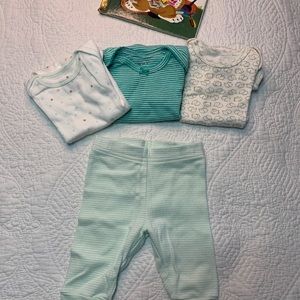 Short sleeves and Pants Bundle , Carter’s size 3M
